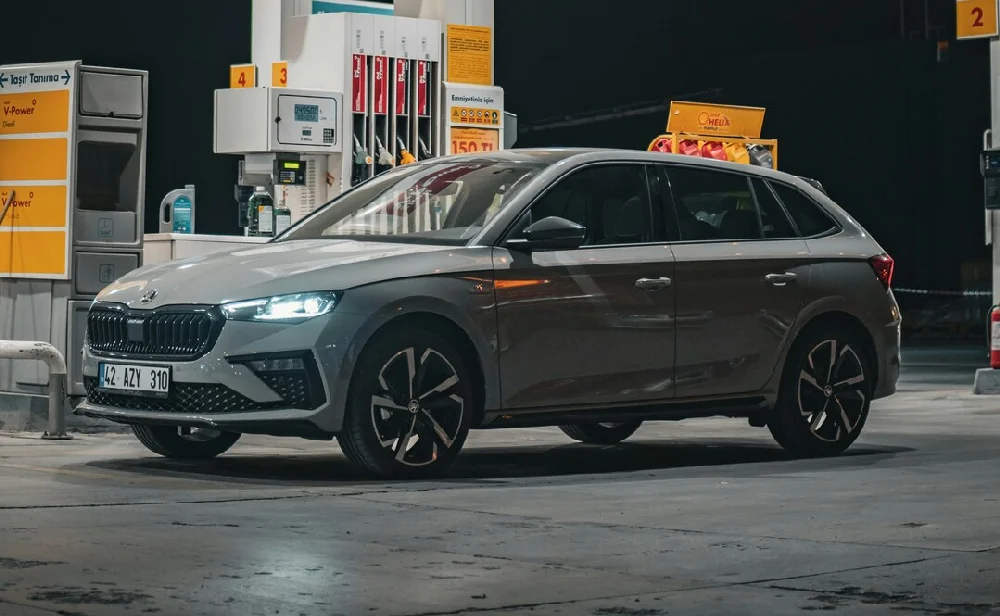 Een zilverkleurige Skoda Scala klaargemaakt voor verkoop via AutoInkoopSpecialist.nl