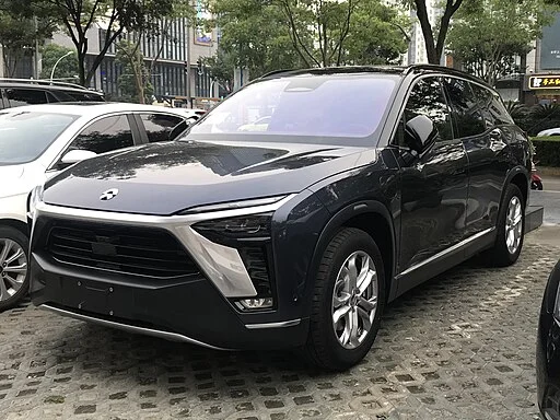 Een luxe elektrische Nio ES8 die klaarstaat voor verkoop via AutoInkoopSpecialist.nl.