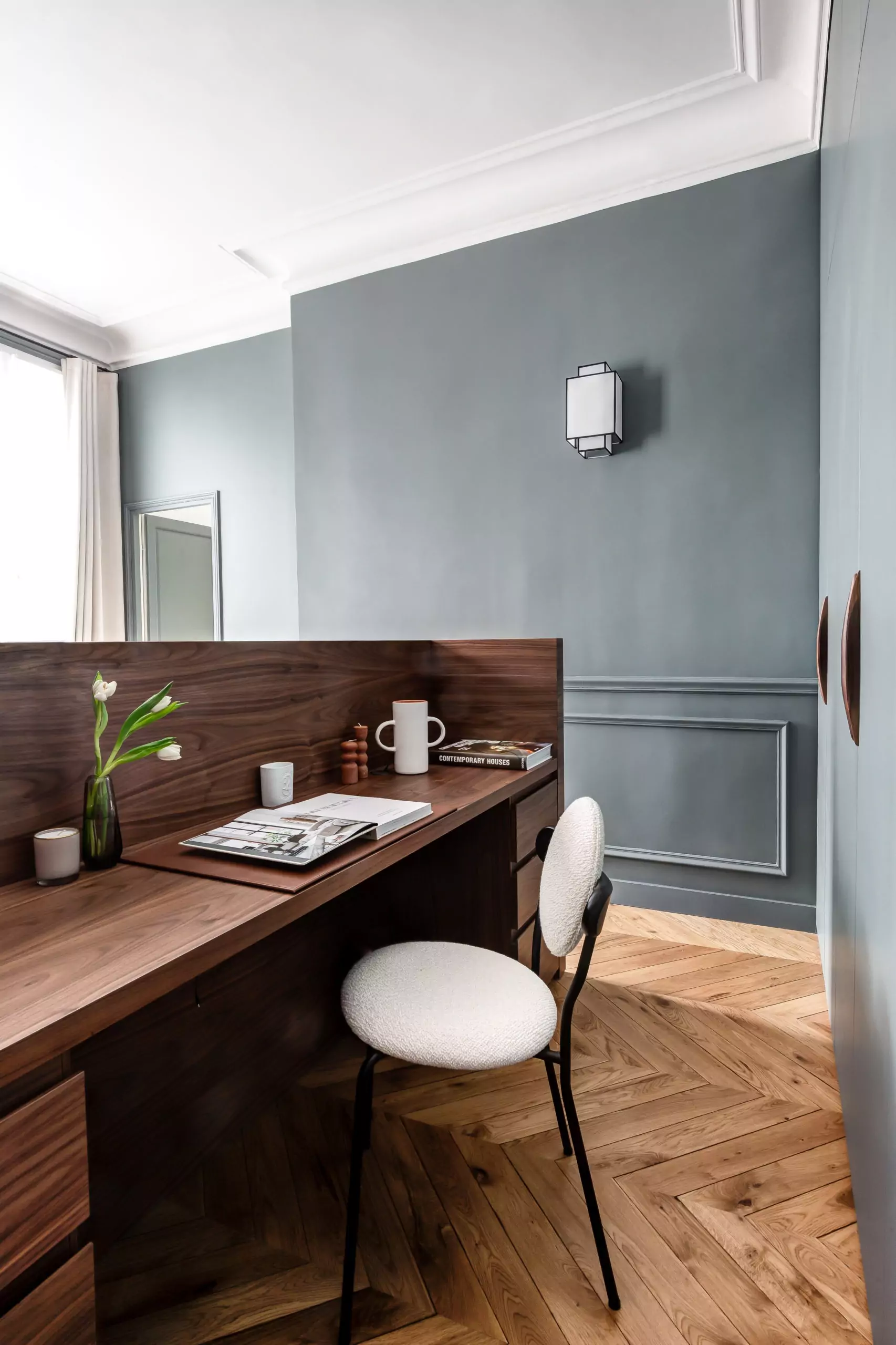 Aménagement intérieur – Bureau bois avec chaise design – Projet Malesherbes CTEG