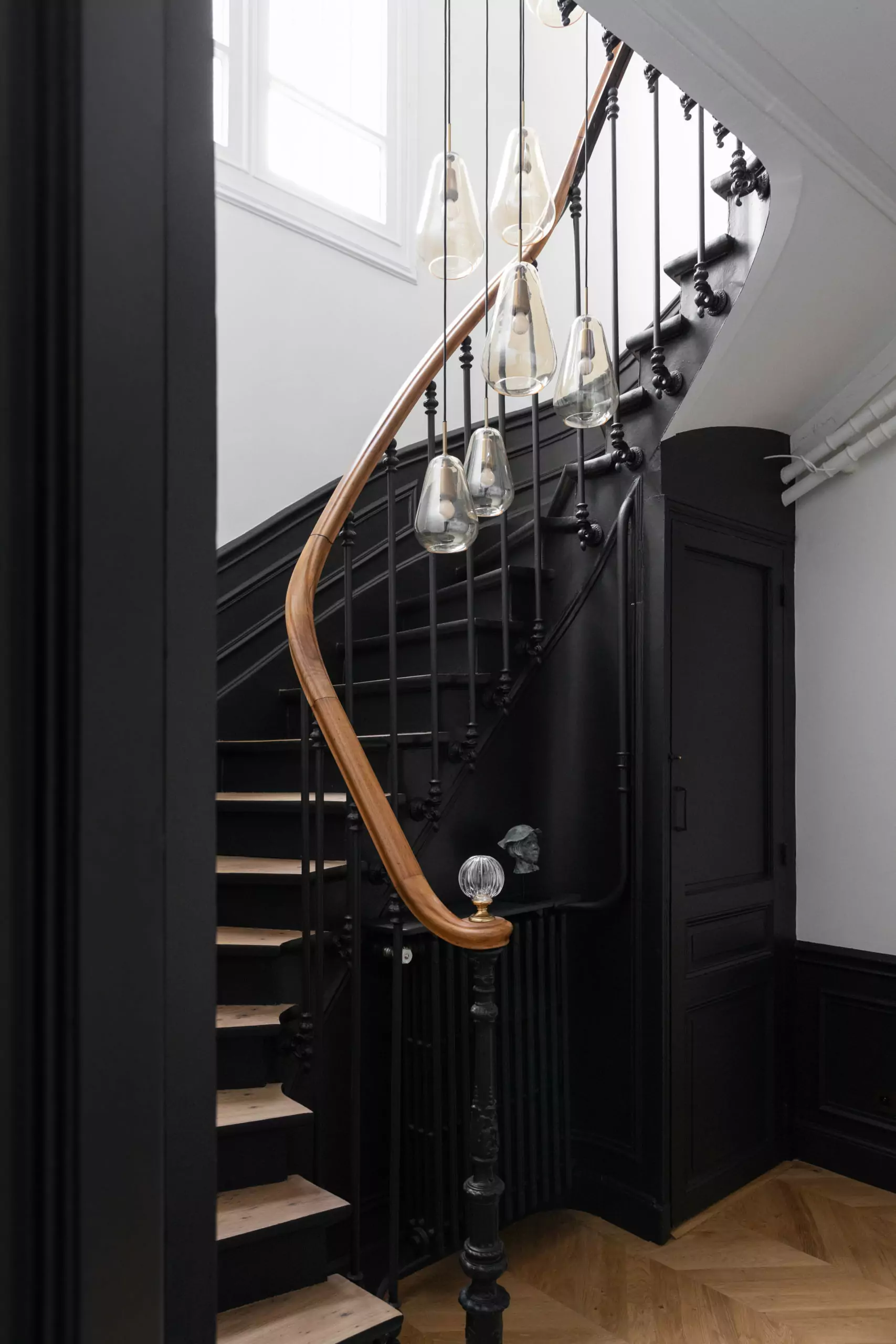 Aménagement intérieur – Escalier en colimaçon moderne – Projet Asnières CTEG