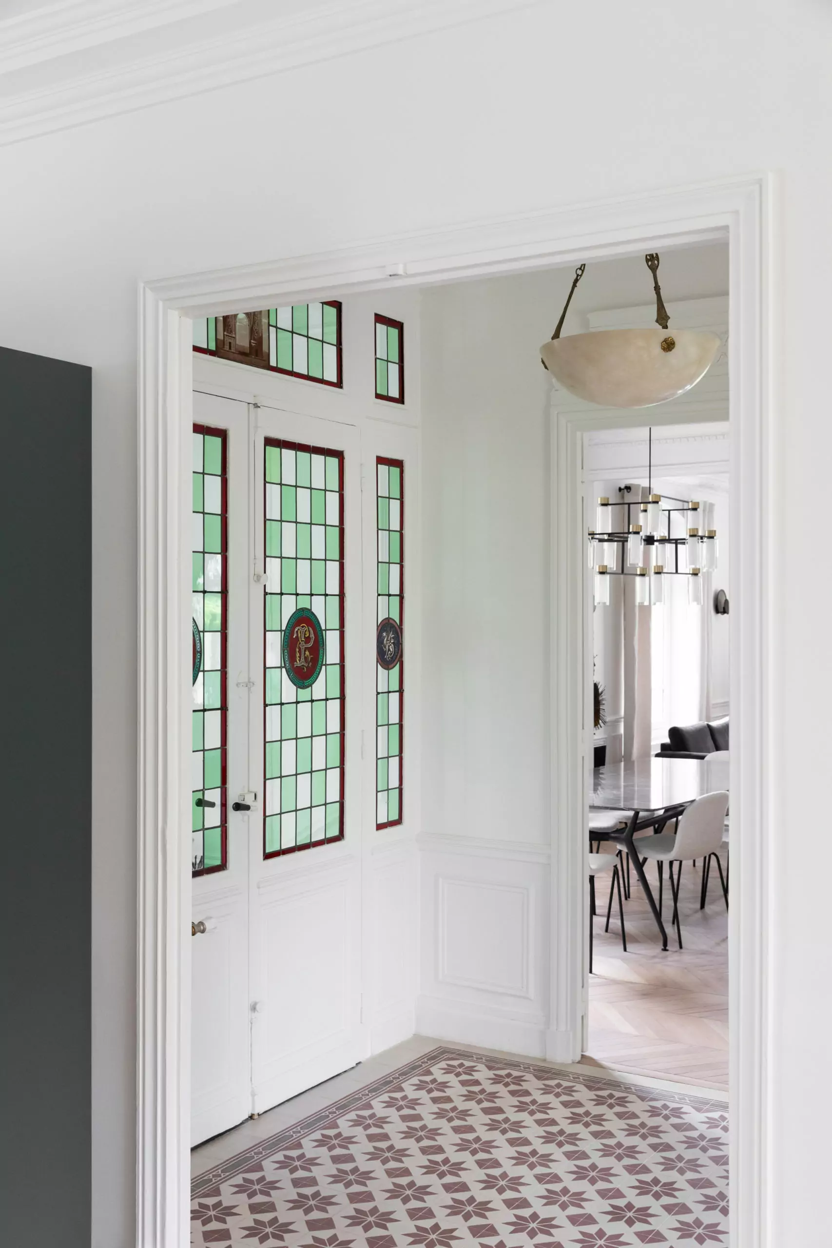 Aménagement intérieur – Entrée élégante avec carreaux de ciment – Projet Asnières CTEG