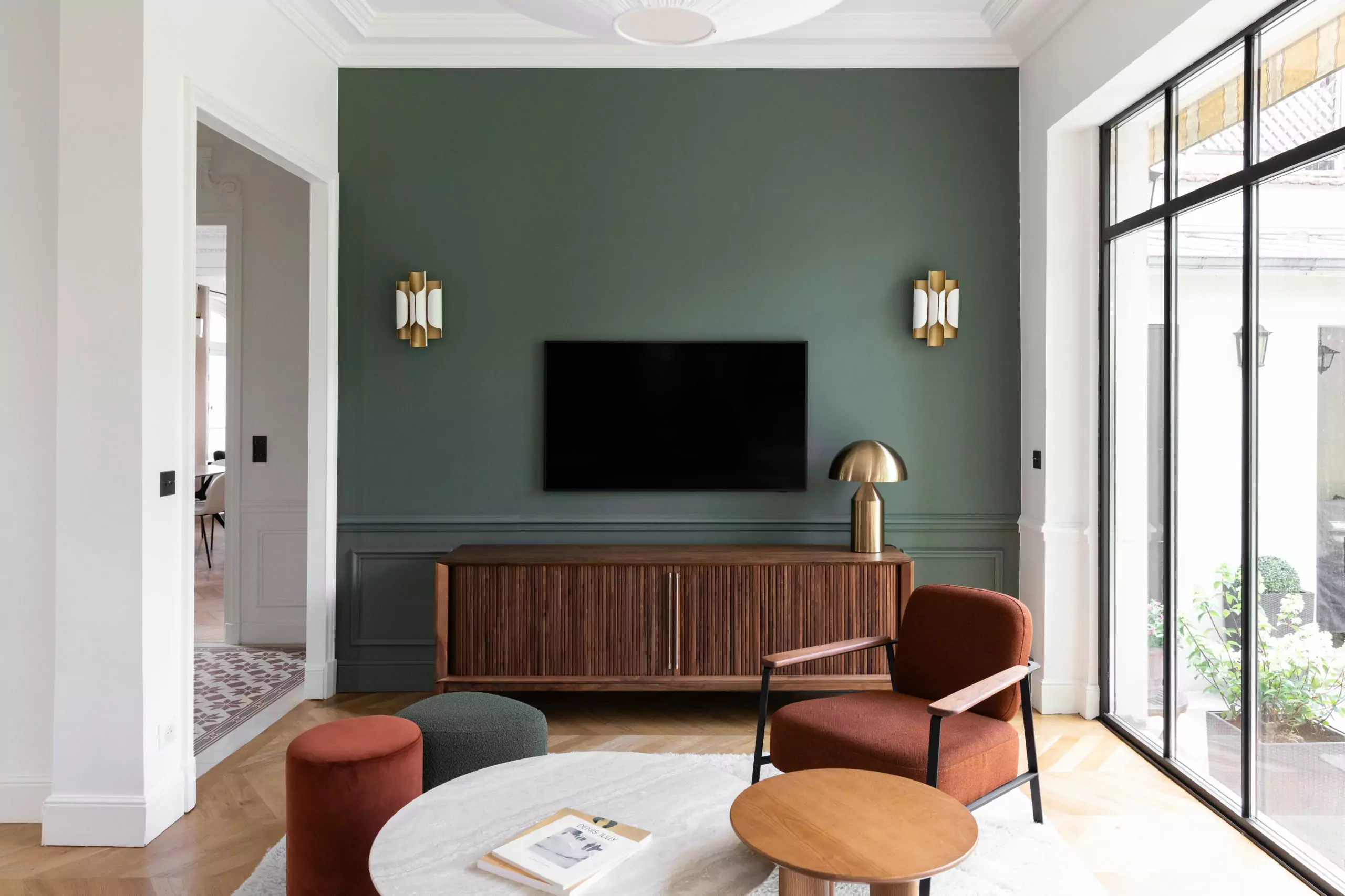 Aménagement intérieur – Chambre avec grandes baies vitrées et lit double – Projet Asnières CTEG