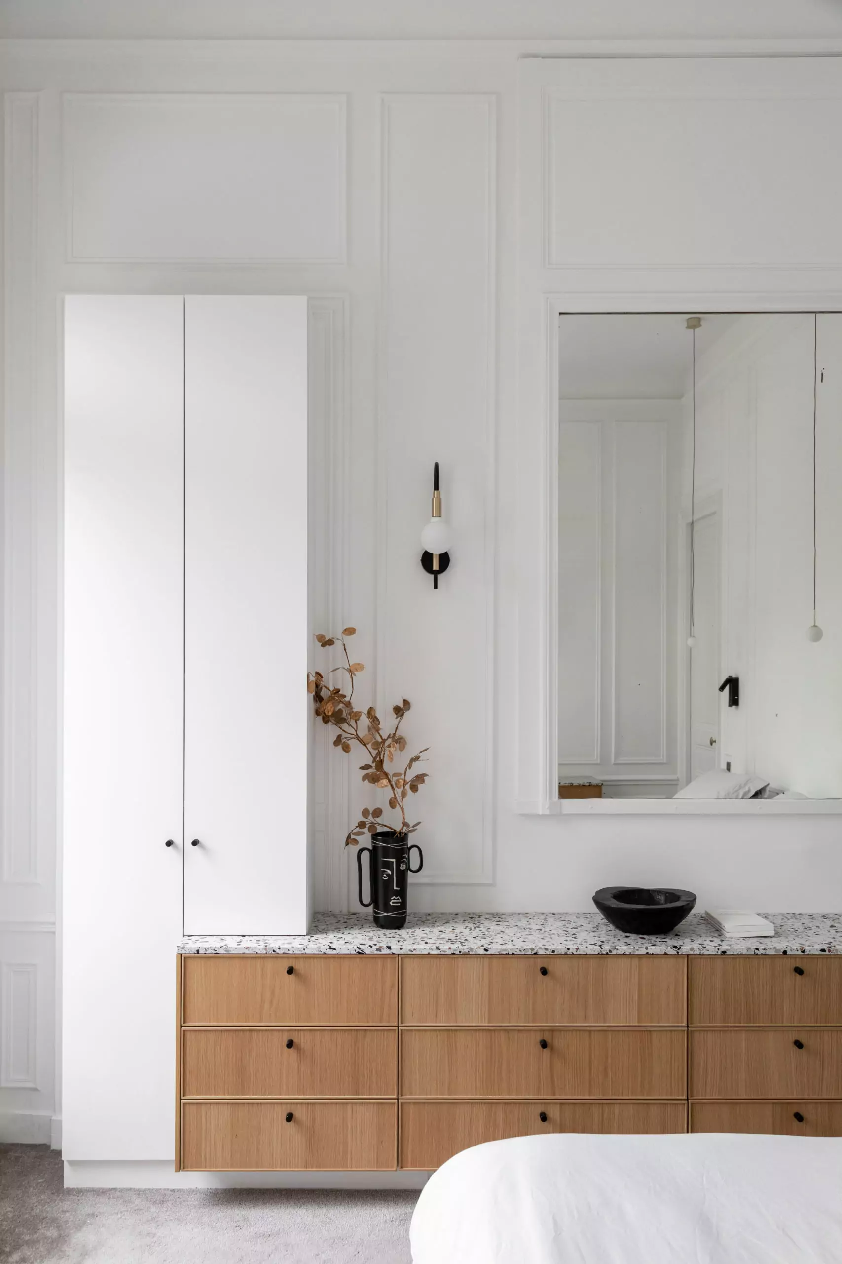 Aménagement intérieur – Chambre lumineuse avec mobilier bois clair – Projet Greuze CTEG