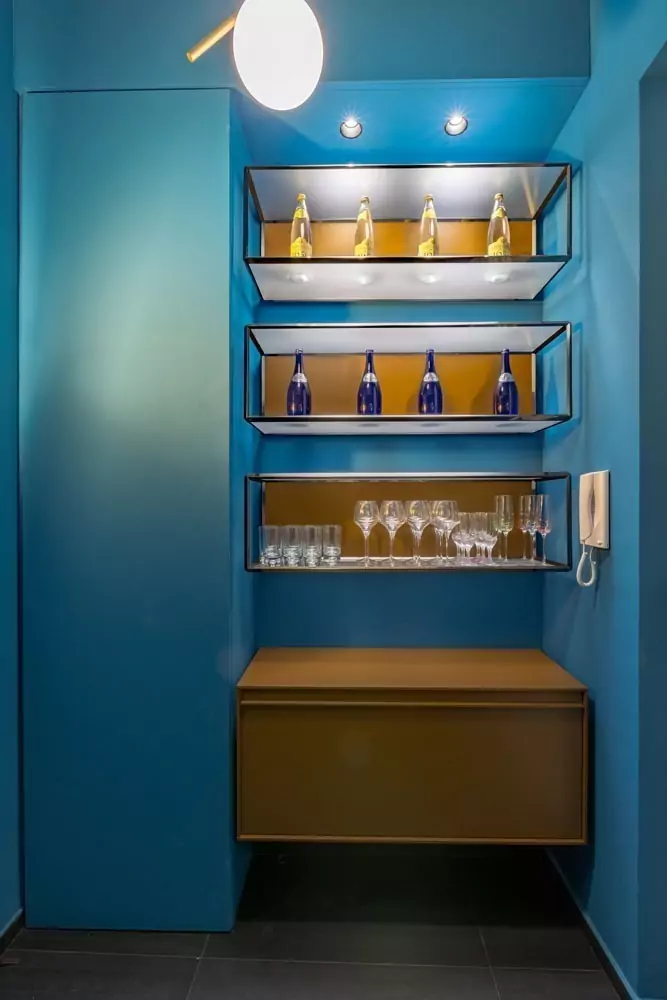 Aménagement intérieur – Salle de bain avec meuble vasque et miroir bois – Projet Alma CTEG