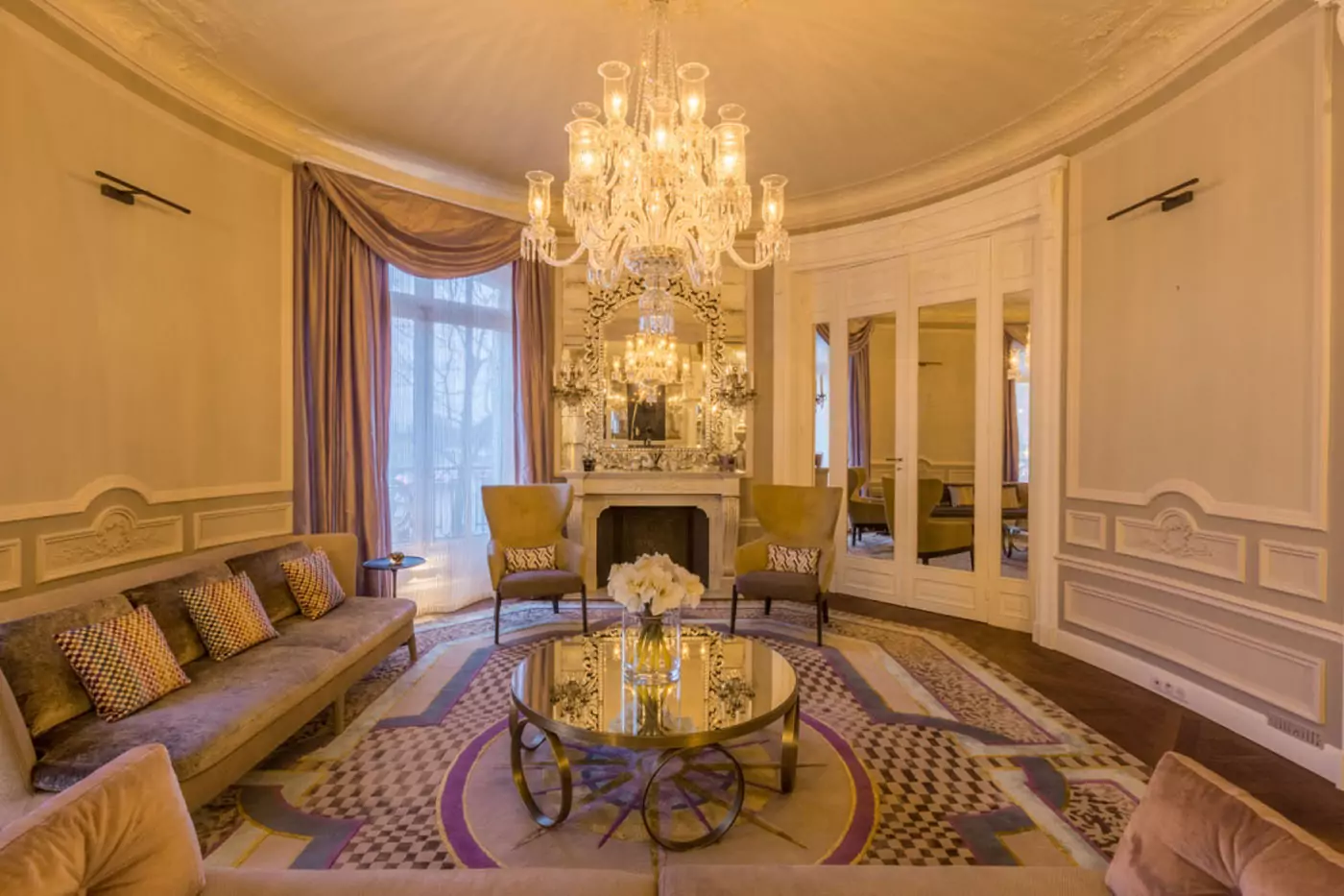 Aménagement intérieur – Grand salon décoré avec mobilier classique – Projet Alma CTEG