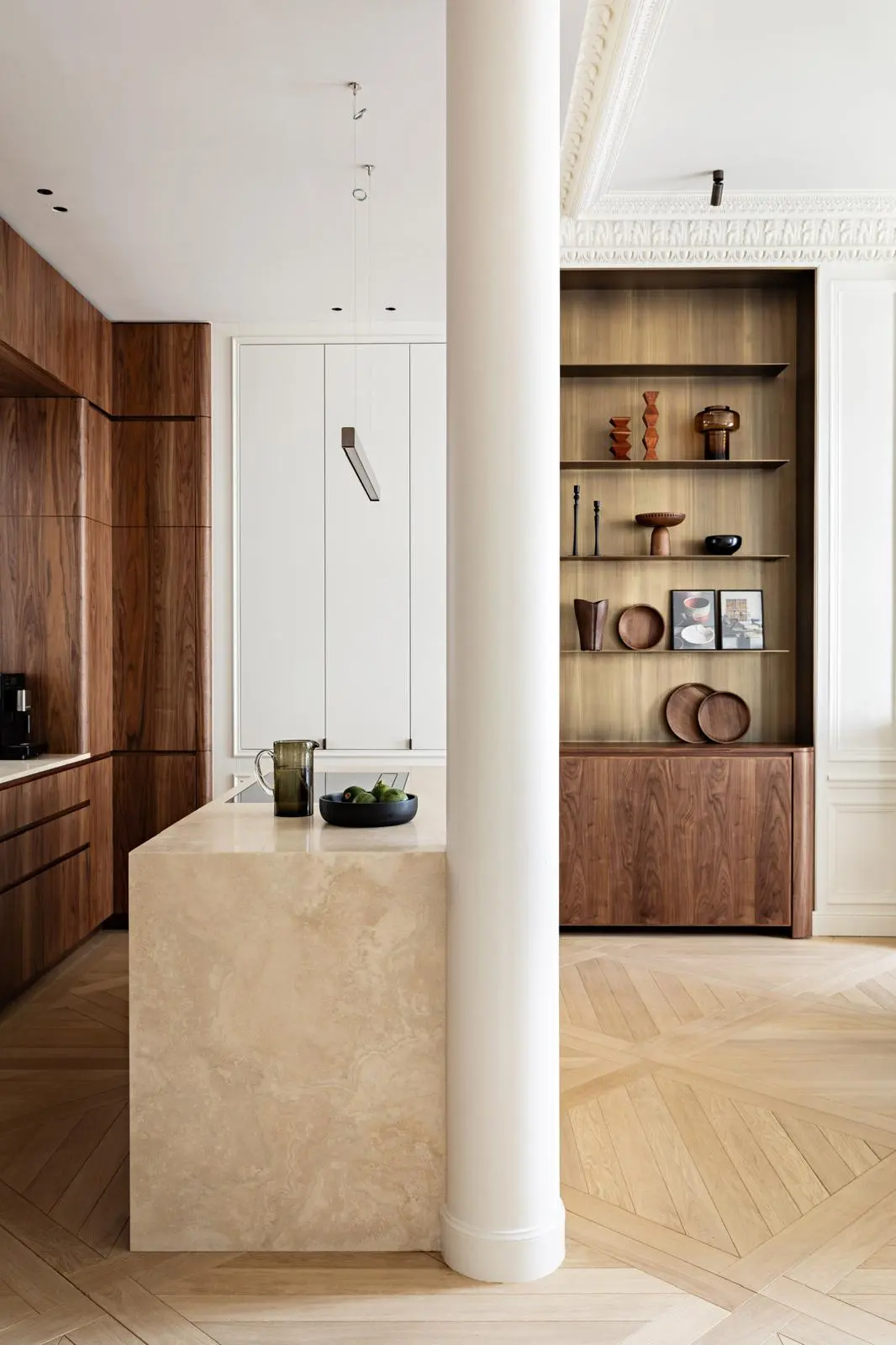 Aménagement intérieur – Salle à manger élégante avec colonnes – Projet Paix CTEG