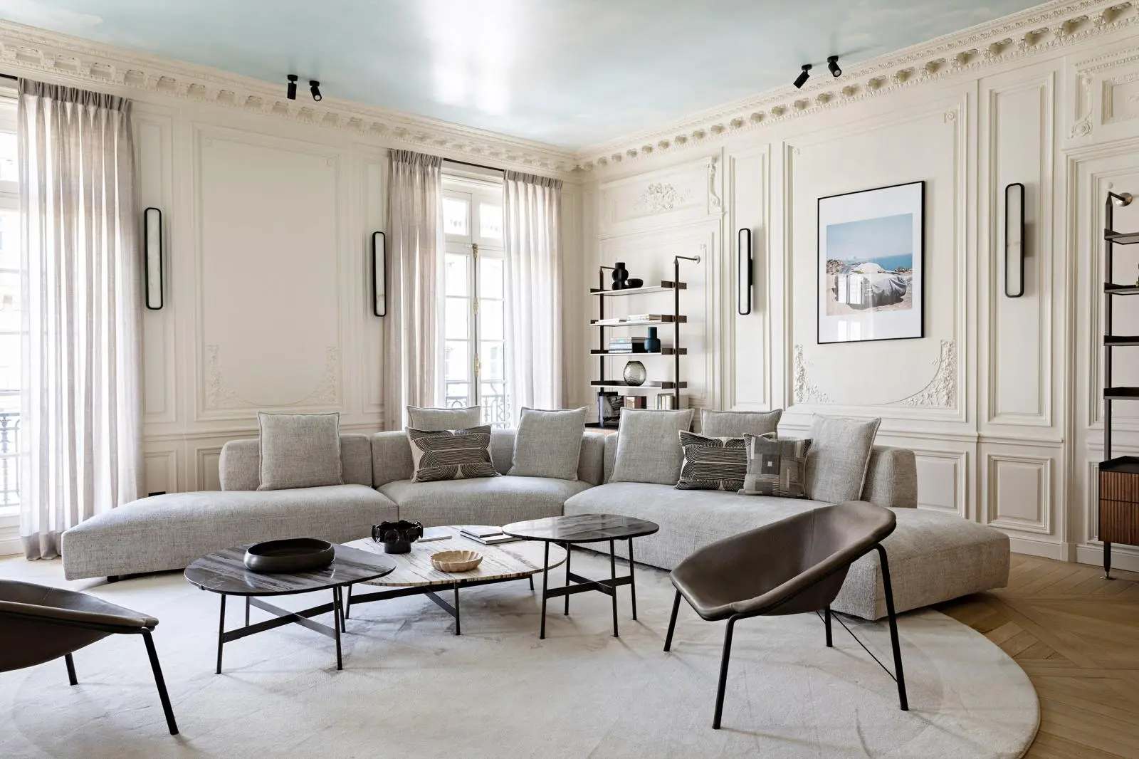 Aménagement intérieur – Grand salon avec baies vitrées – Projet Paix CTEG