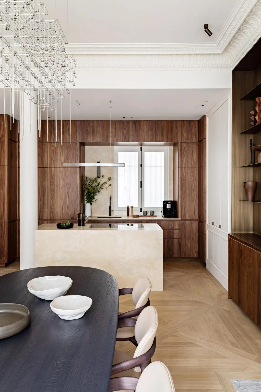 Aménagement intérieur – Cuisine ouverte avec coin repas – Projet Paix CTEG