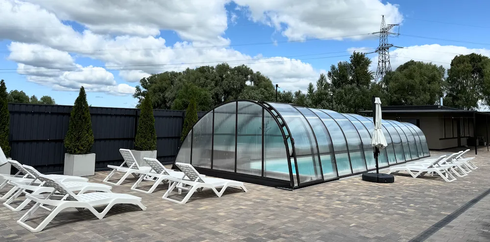 Басейн у комплексі Harmony Cottage