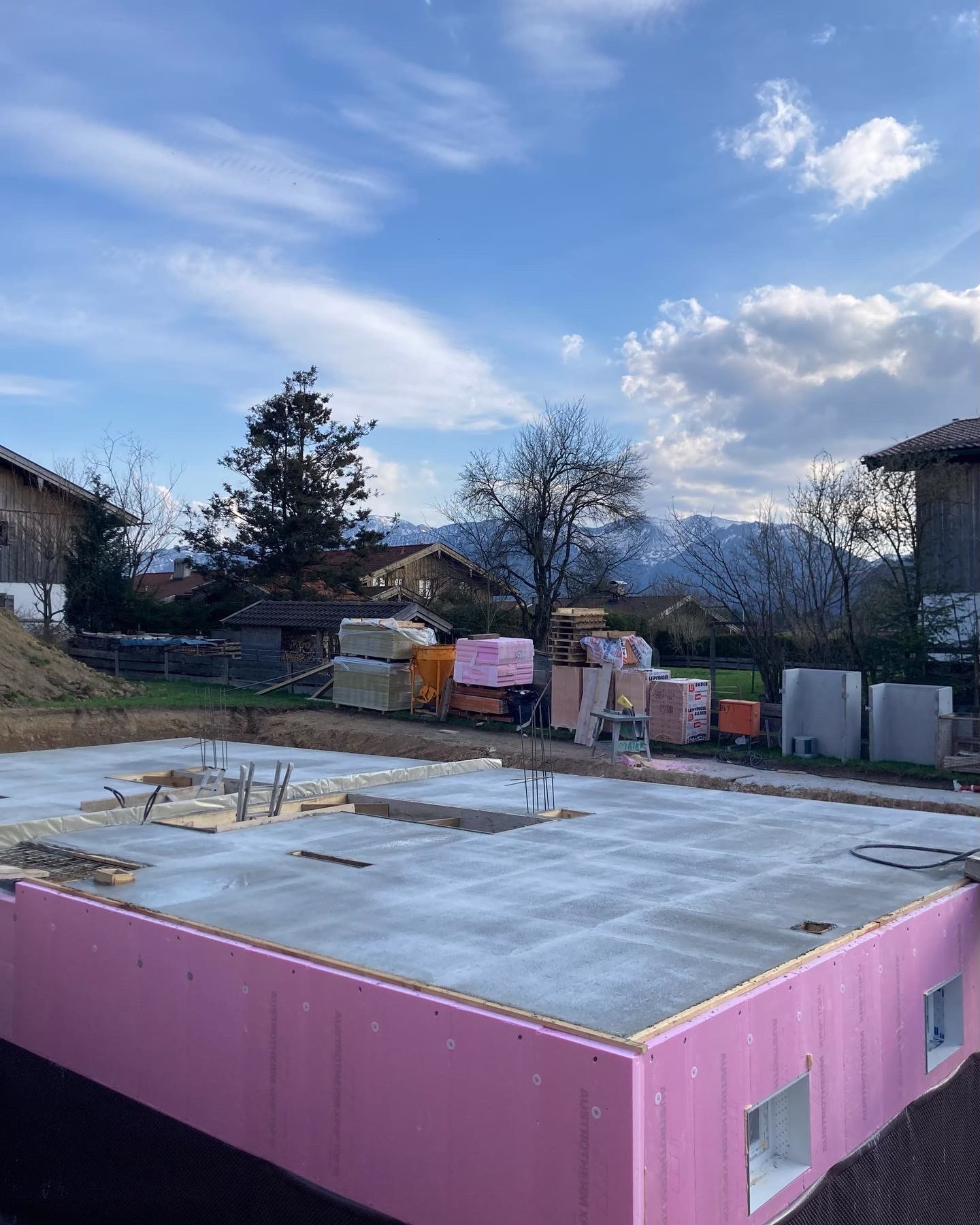 Das Fundament des Hauses wird gelegt