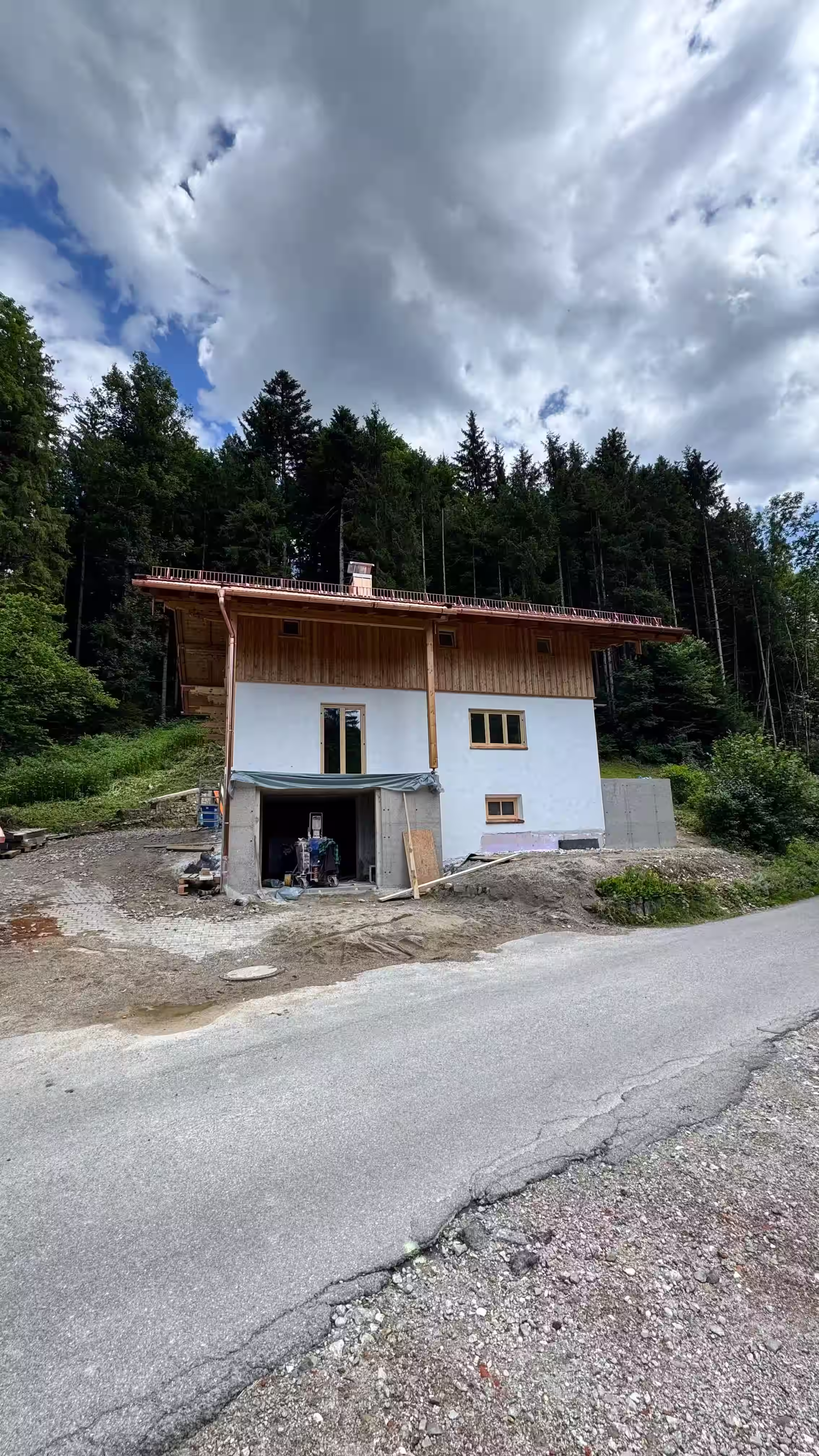Ansicht des Hauses während der Sanierung