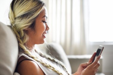 What You Need to Know About Facebook's New Screen-Sharing Messenger Option