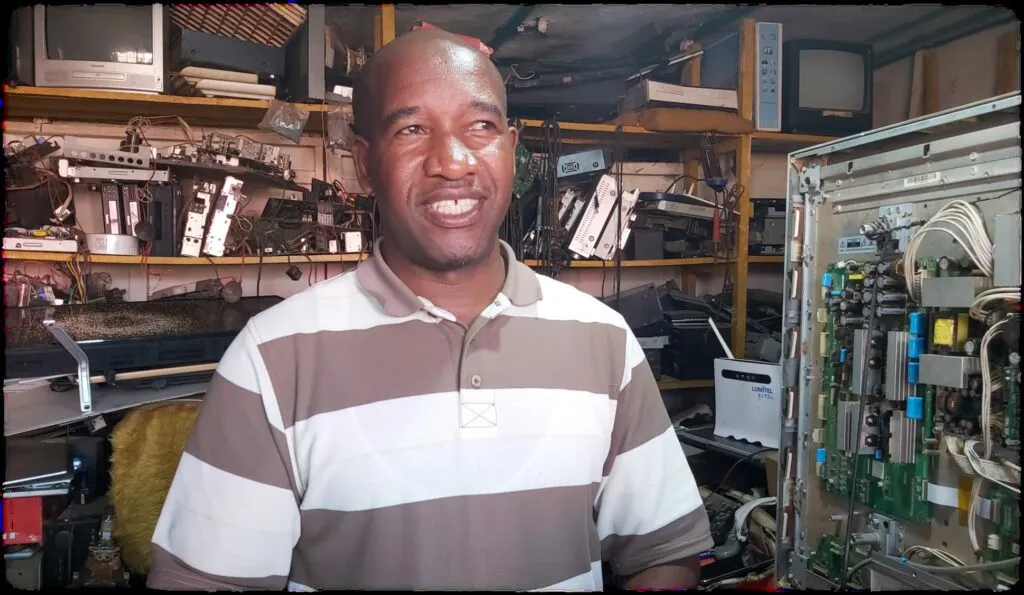 NDAYIKENGURUTSE Révocat electronics engineer church elder GLS20 Burundi