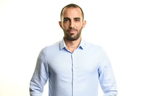 רם אדרת עם מינוי חדש: דניאל רוקח מונה לסמנכ"ל הכספים של הקבוצה