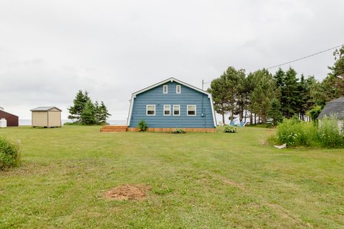image of distillery exterior