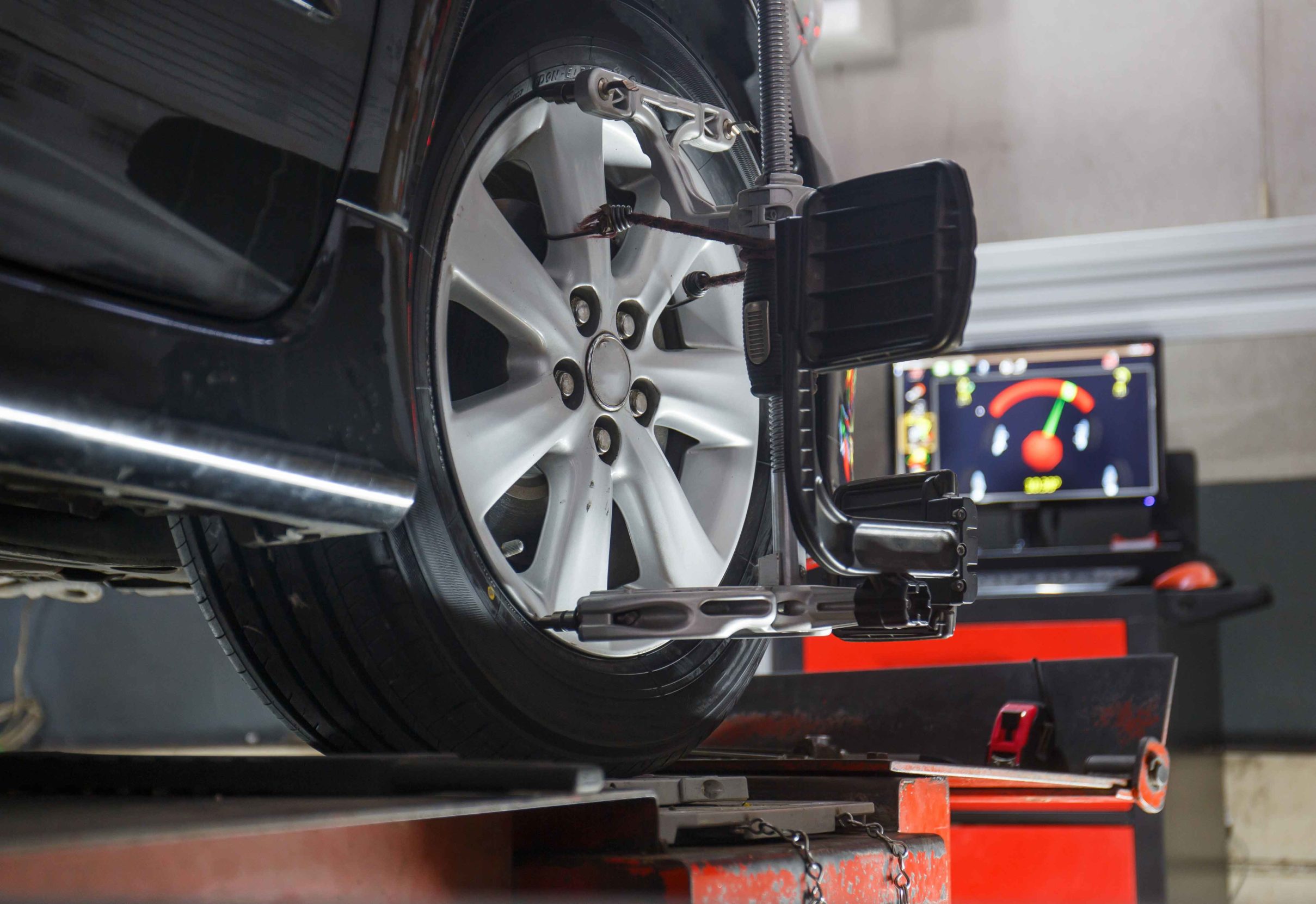 Wheel alignment service icon