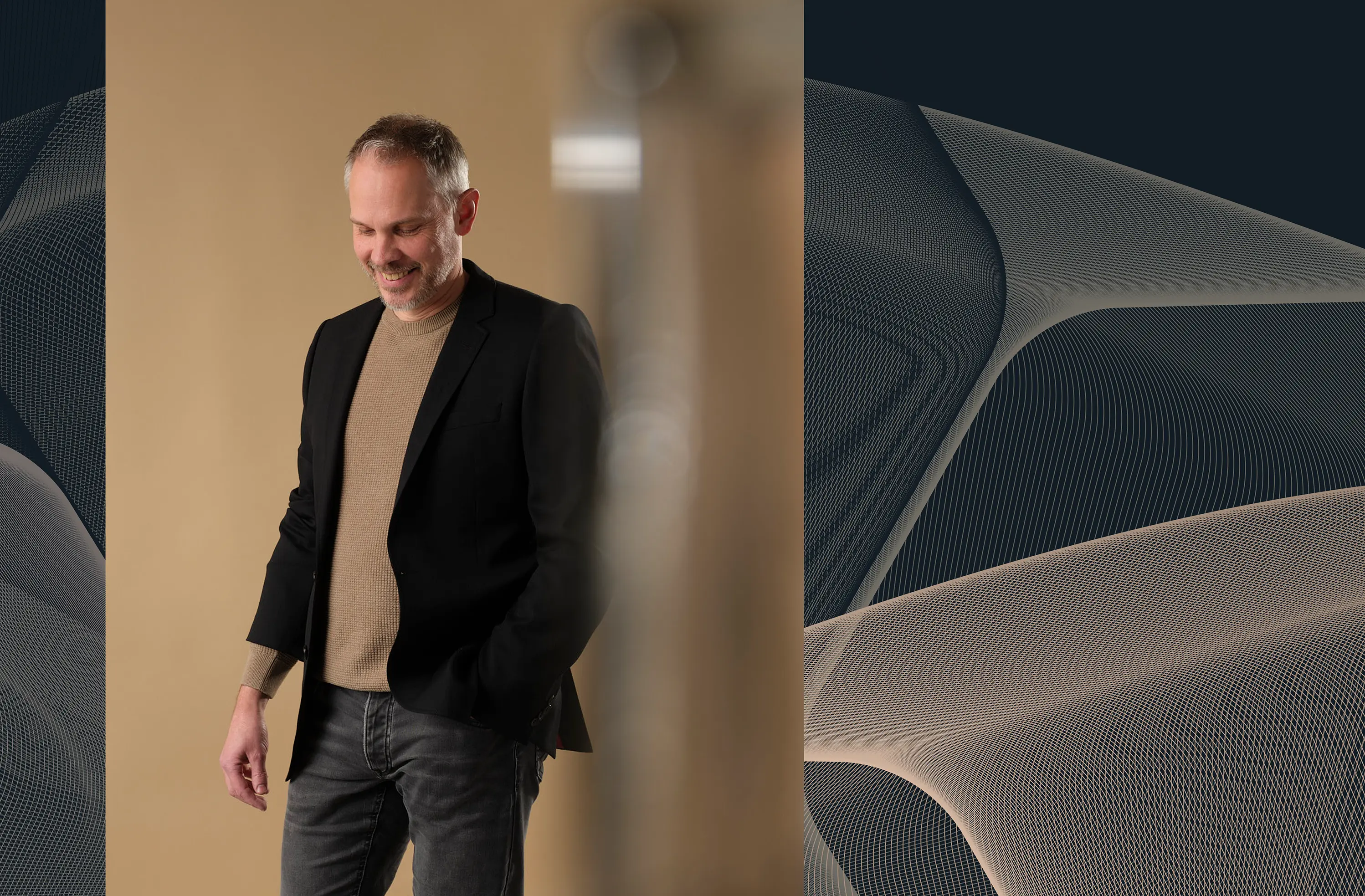 Portret van Laurence Tenbrink, netwerkspecialist en oprichter van Cairntec®, tijdens de fotoshoot voor de merkidentiteit ontworpen door StudioPlay®.
