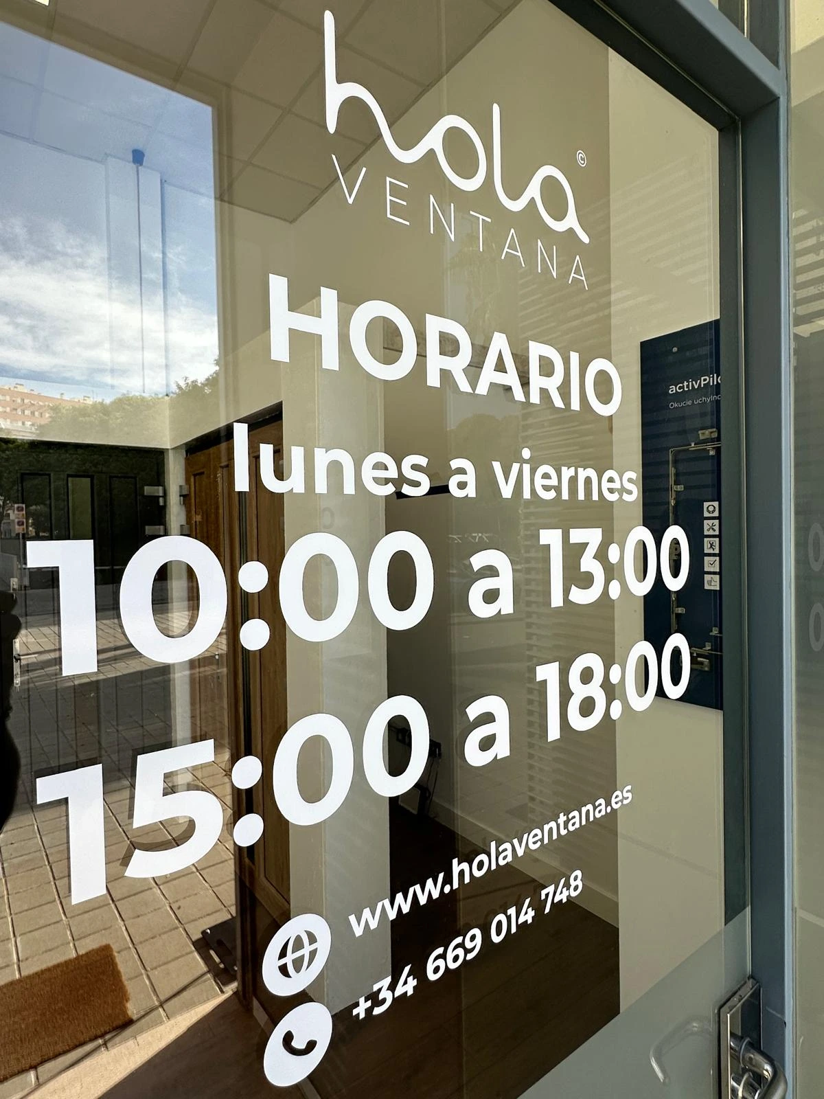 Hola ventana Alicante showroom