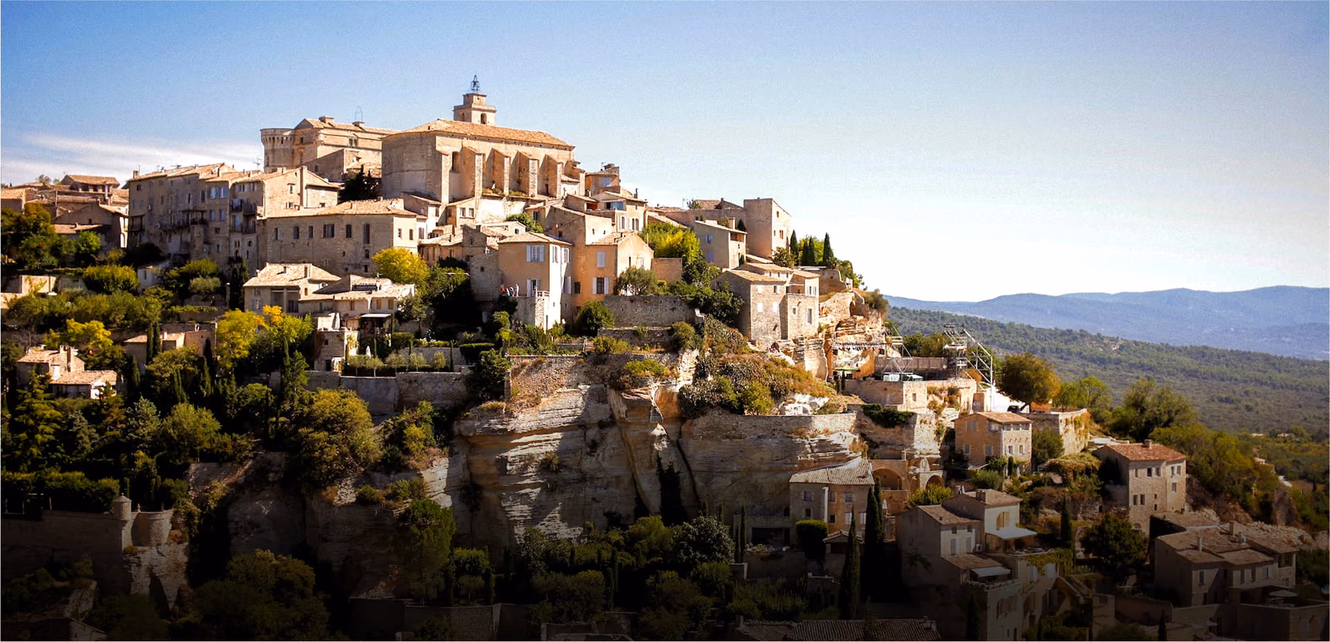 Les ruelles de Gordes un matin de marché