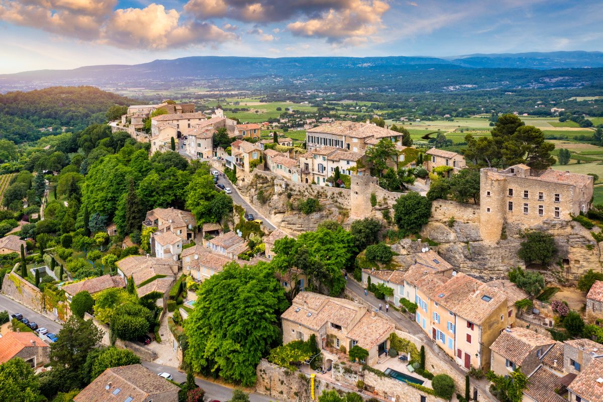Le village de Ménerbes, dans le Luberon