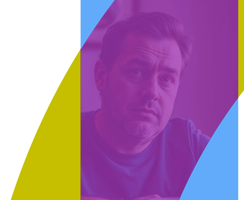 Ambulant begeleider helpt cliënt met administratie thuis