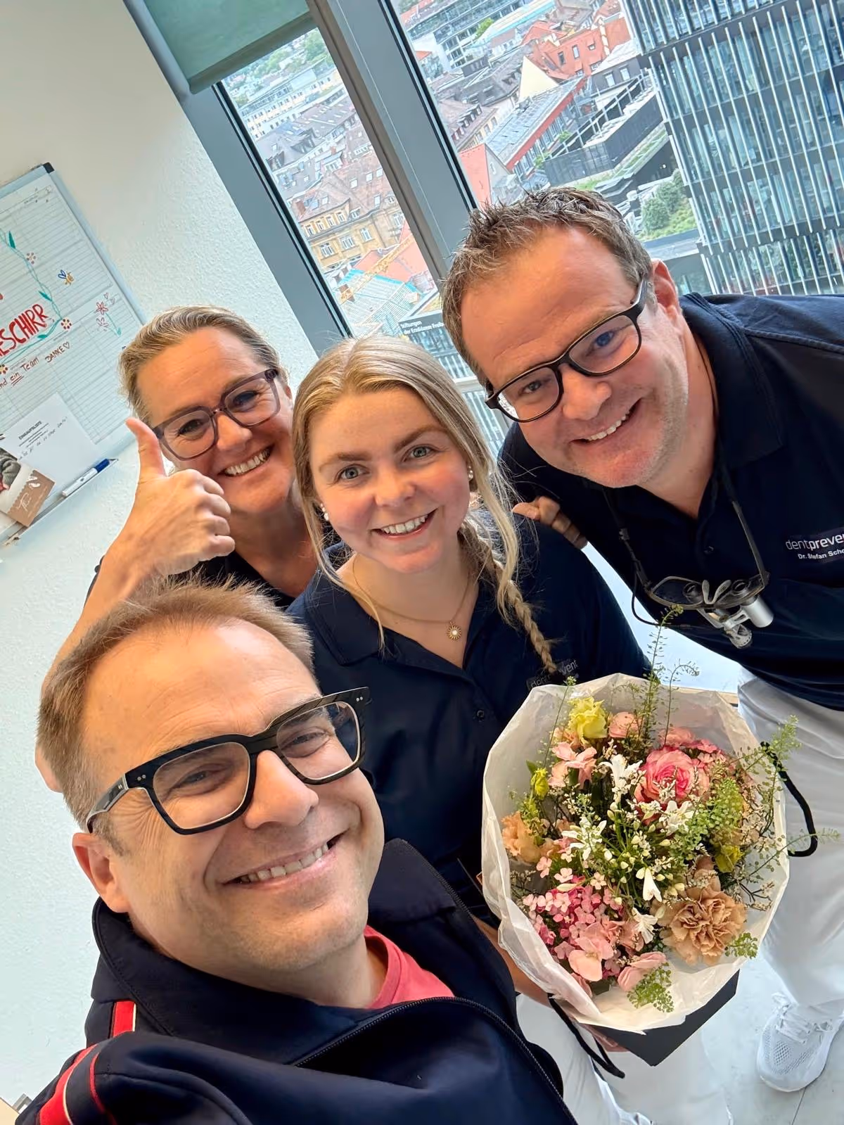 Geburtstagsfeier bei dentprevent Zahnarzt in Freiburg