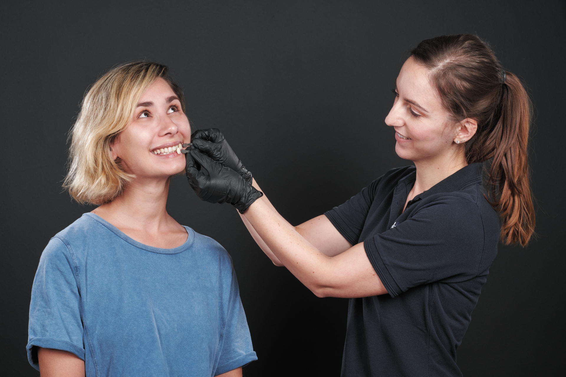 Ein neues Lächeln mit hochwertigem Zahnersatz von dentprevent