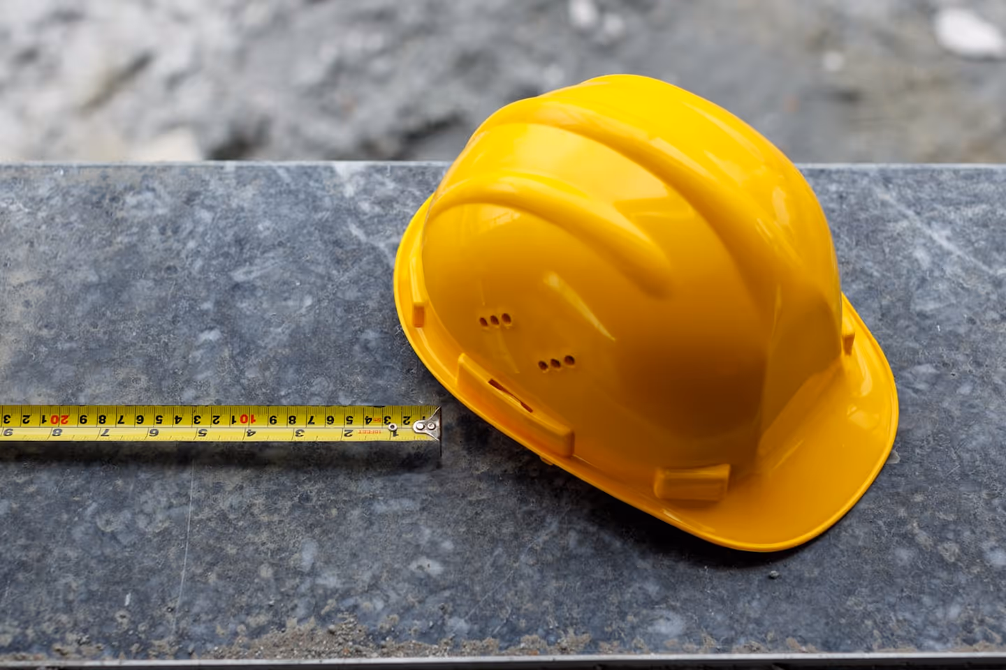 Photographie d'un casque de chantier