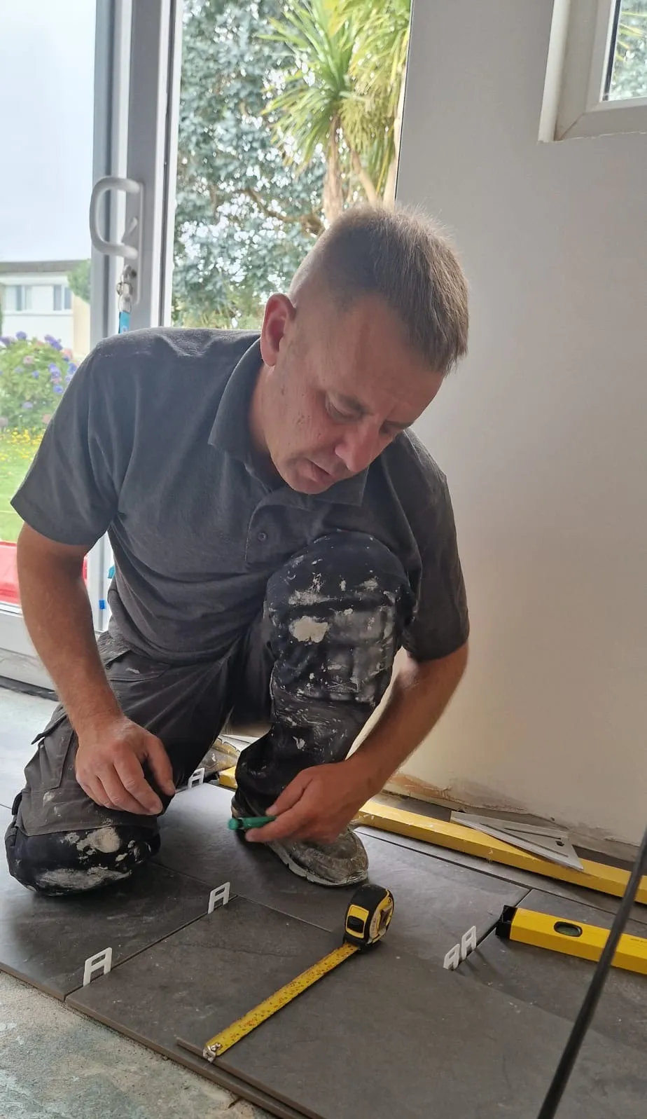 About Tidal Tiling – professional kitchen tilers in Newquay, Cornwall