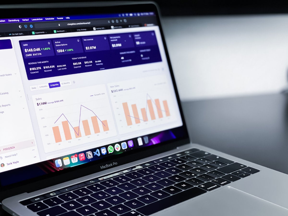 12 Interesting Ways to Foster Community Growth with AI