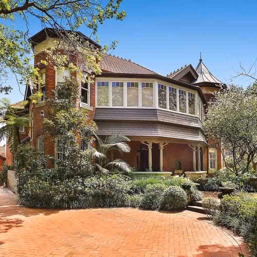 Sydney viral construction video – Creation Homes concrete pour and crane lift