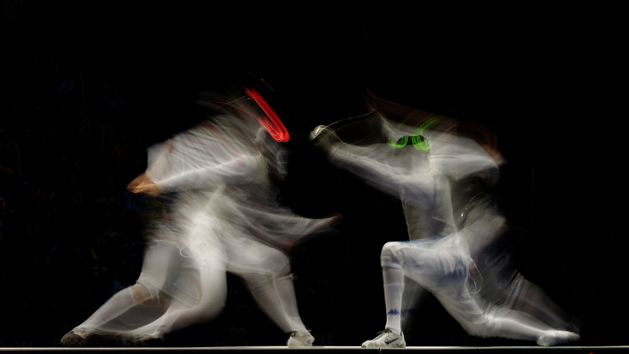 What do fencing and the modern suit have in common?
