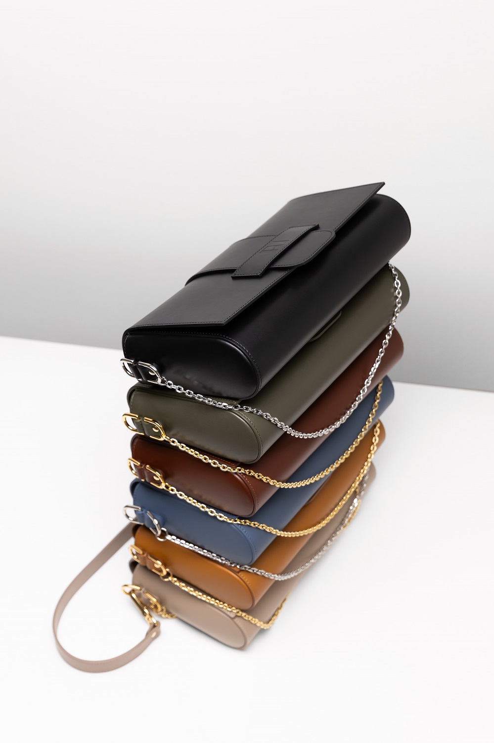 6  sacs baguette posés l'un sur l'autre