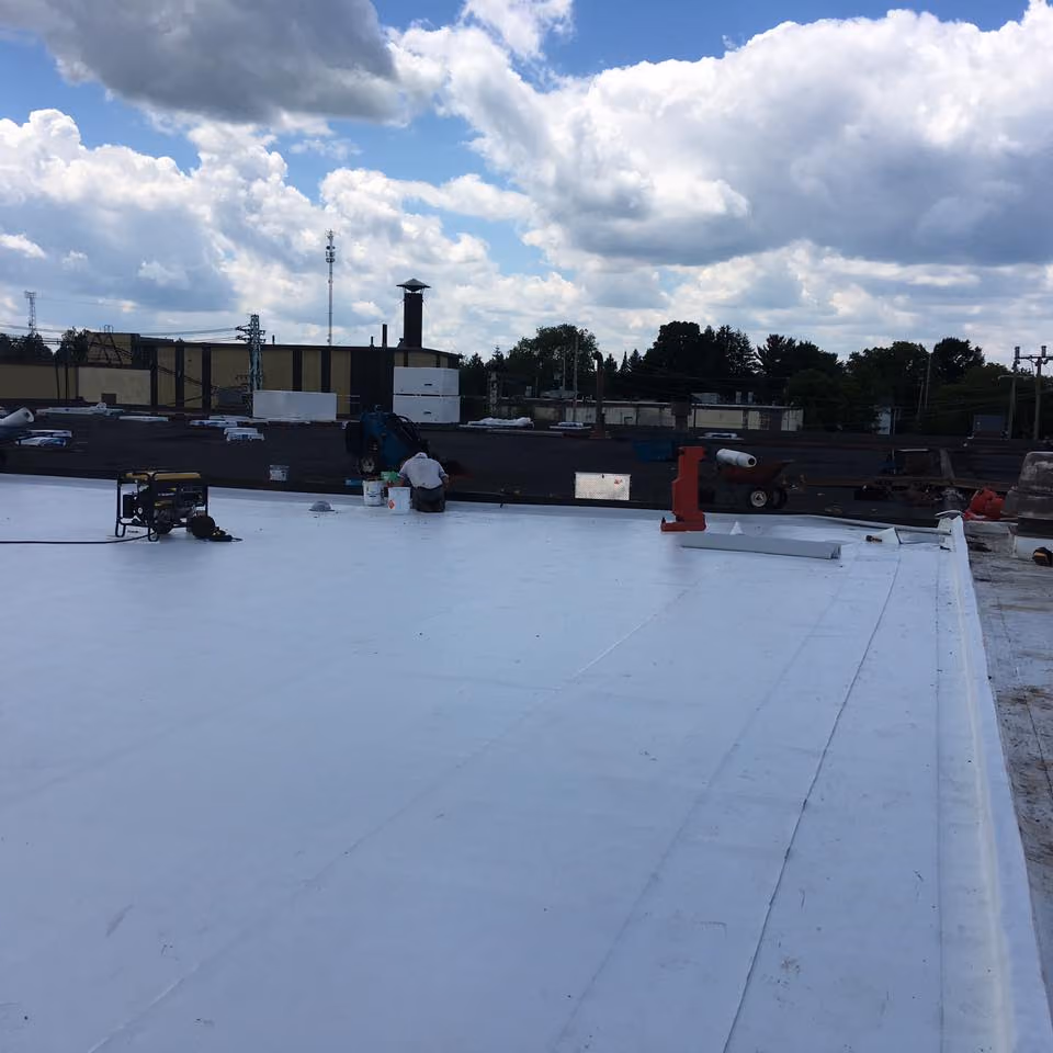Travaux sur toit plat industriel