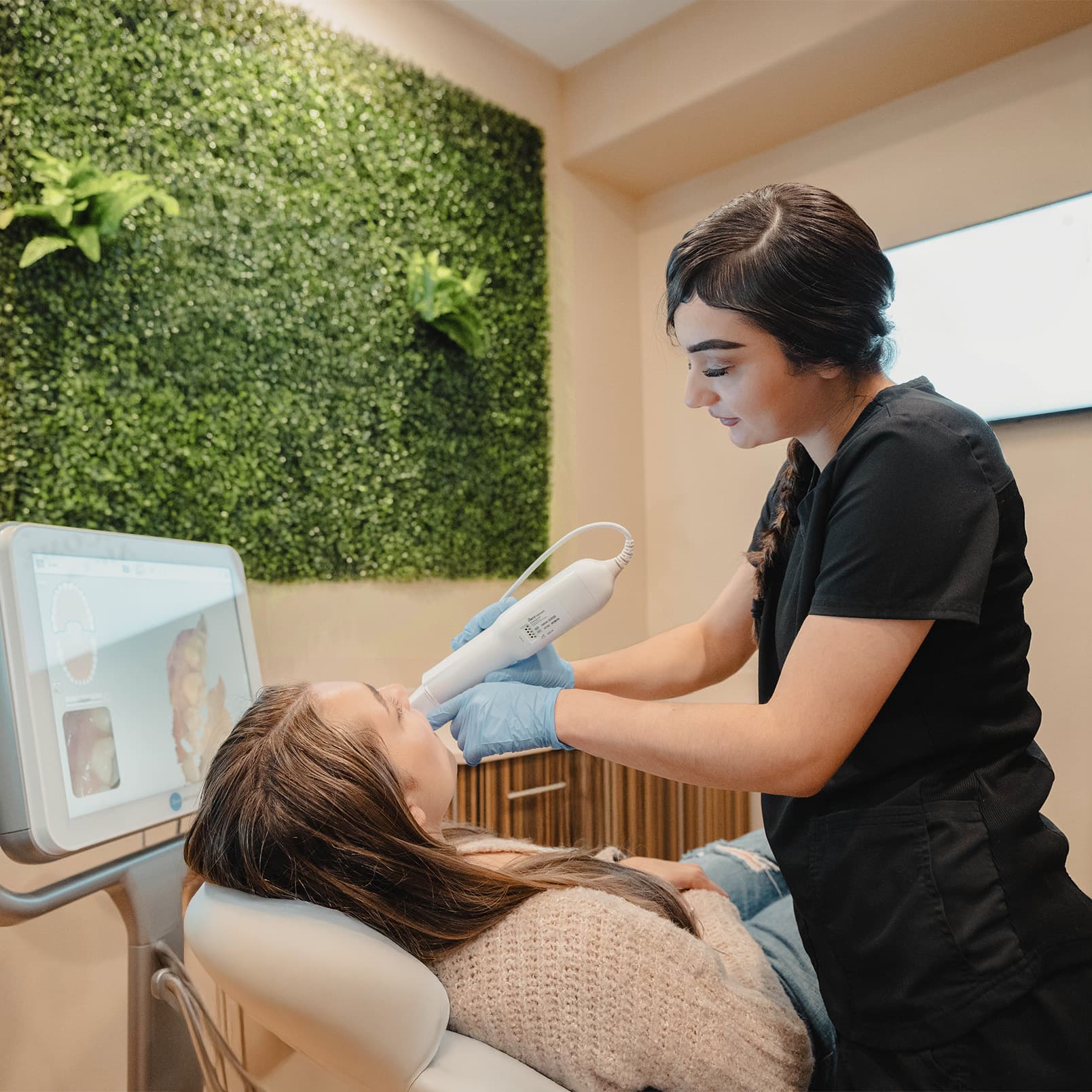 Dental marketing and branding assistant with patient