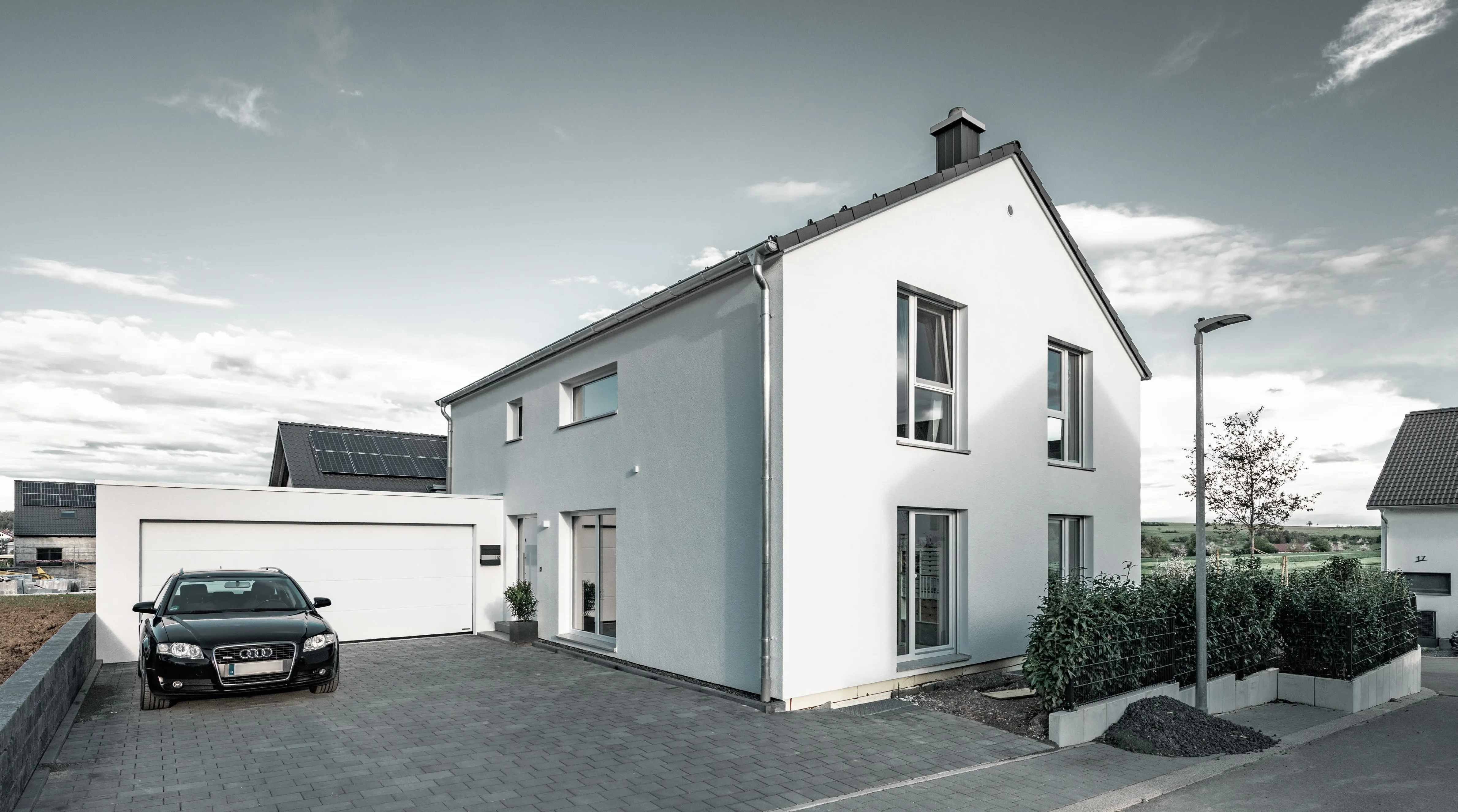 Aussenansicht vom Einfamilienhaus der Familie Lohner, gebaut von Hauser Massivbau 