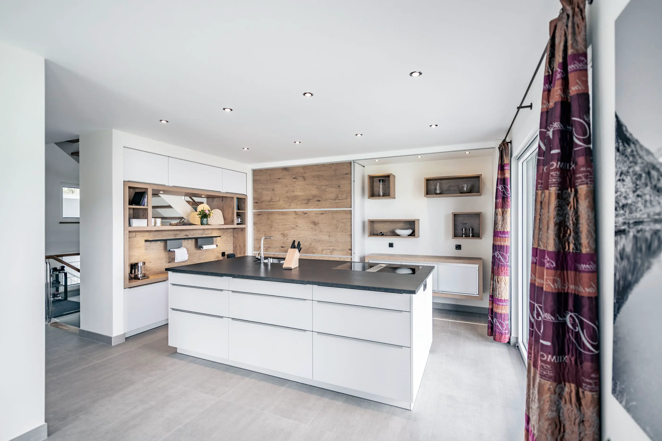 Offene Küche im Einfamilienhaus Authentic in Vöhringen, gebaut von Hauser Massivbau