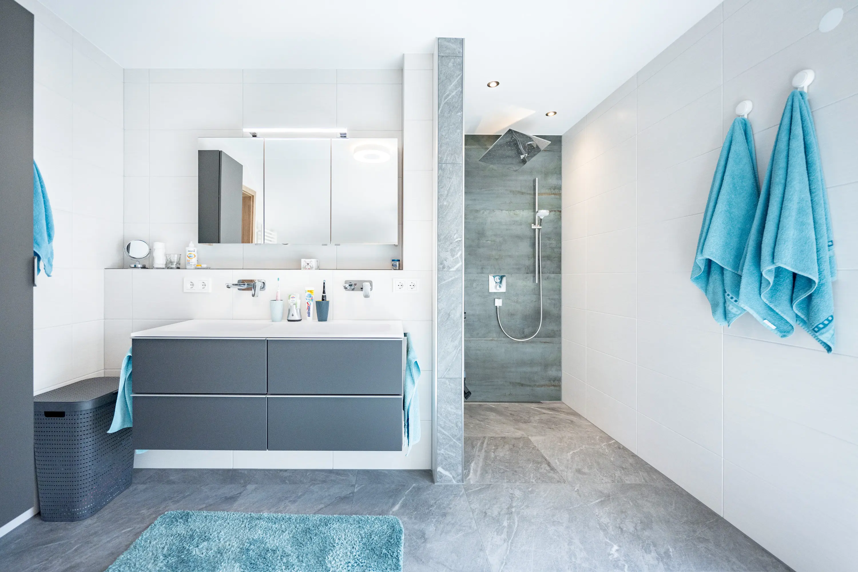 Bad im Einfamilienhaus der Familie Hablitzel, gebaut von Hauser Massivbau