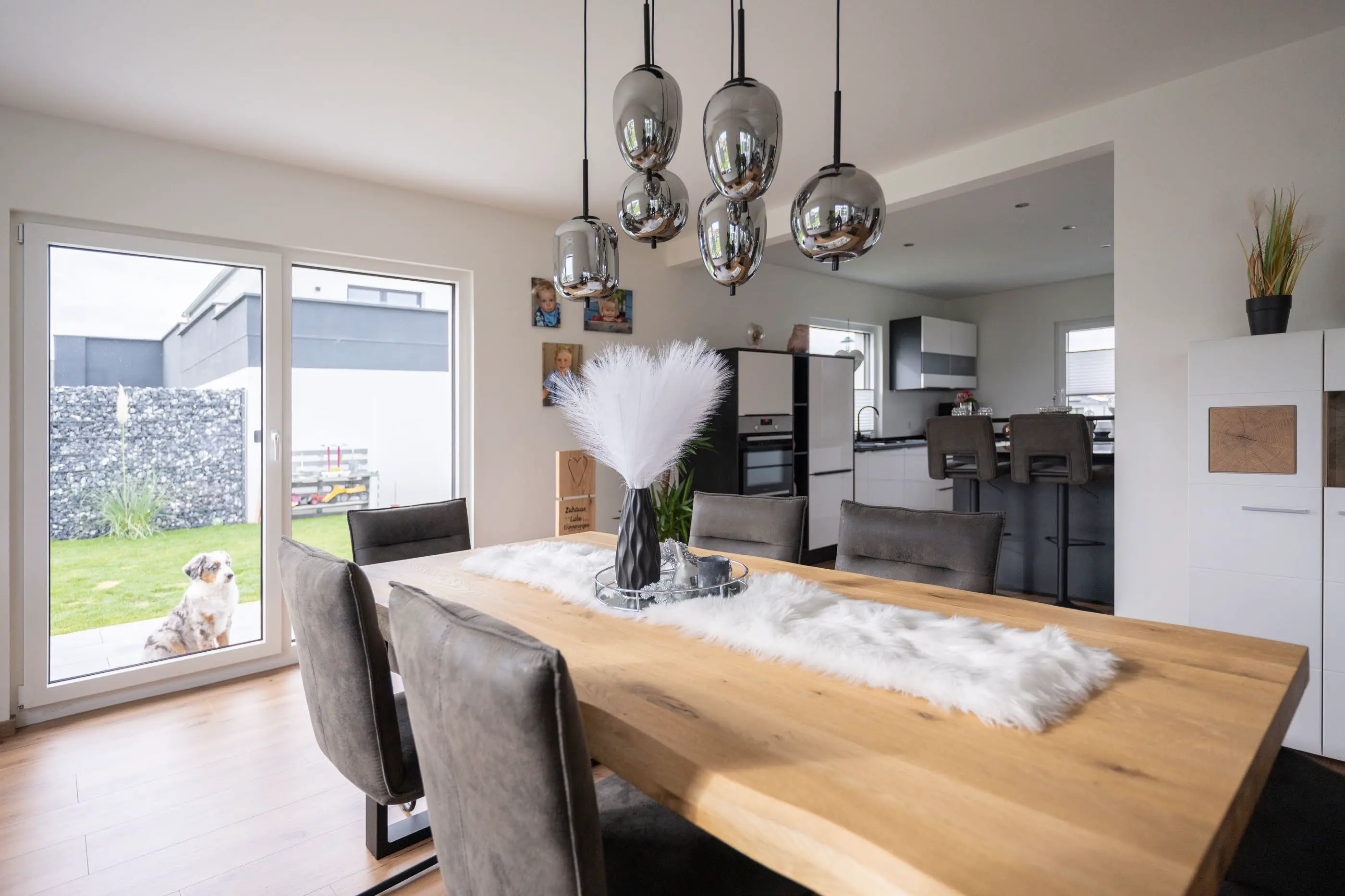 Essbereich im Einfamilienhaus der Familie Bornovas, gebaut von Hauser Massivbau