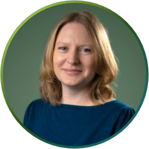 Ein Foto von Julia Port, dein Ansprechpartner für PR & Marketing bei PORTFORMANCE.