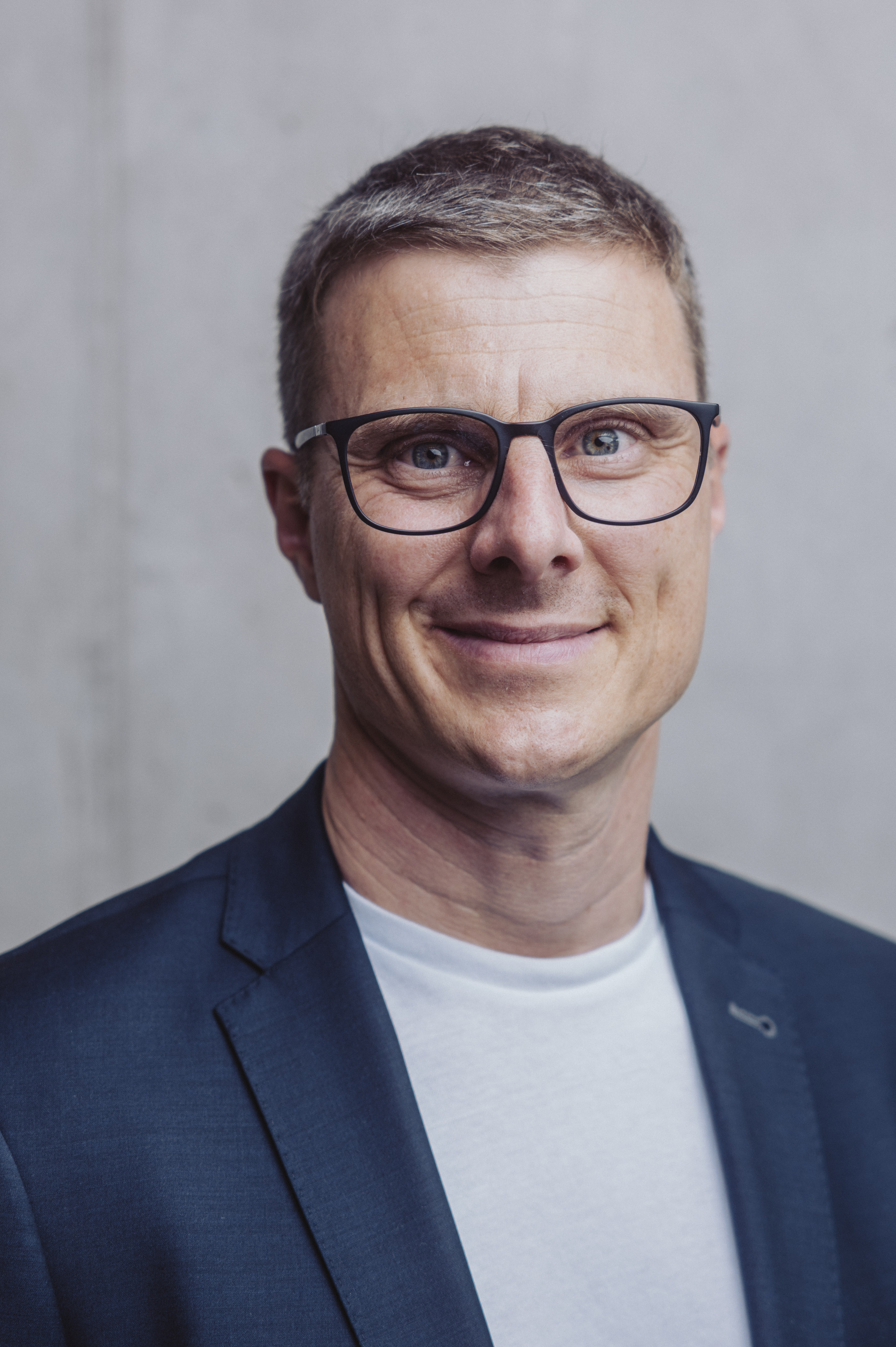 Dr. Marc Kirchner