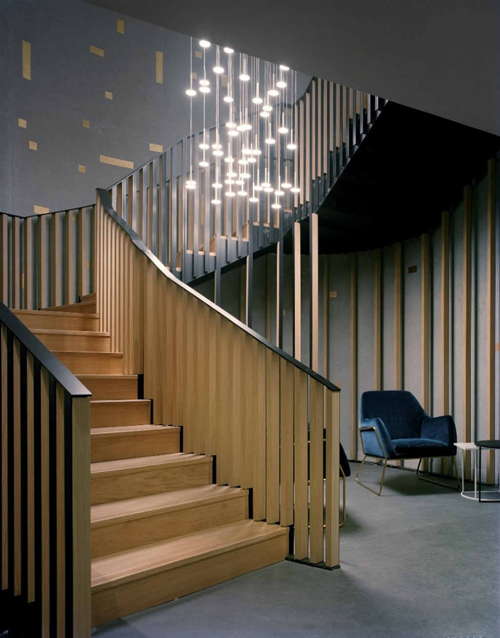 NEXITY – Aménagement de bureaux – Paris – Escalier sur mesure débillardé