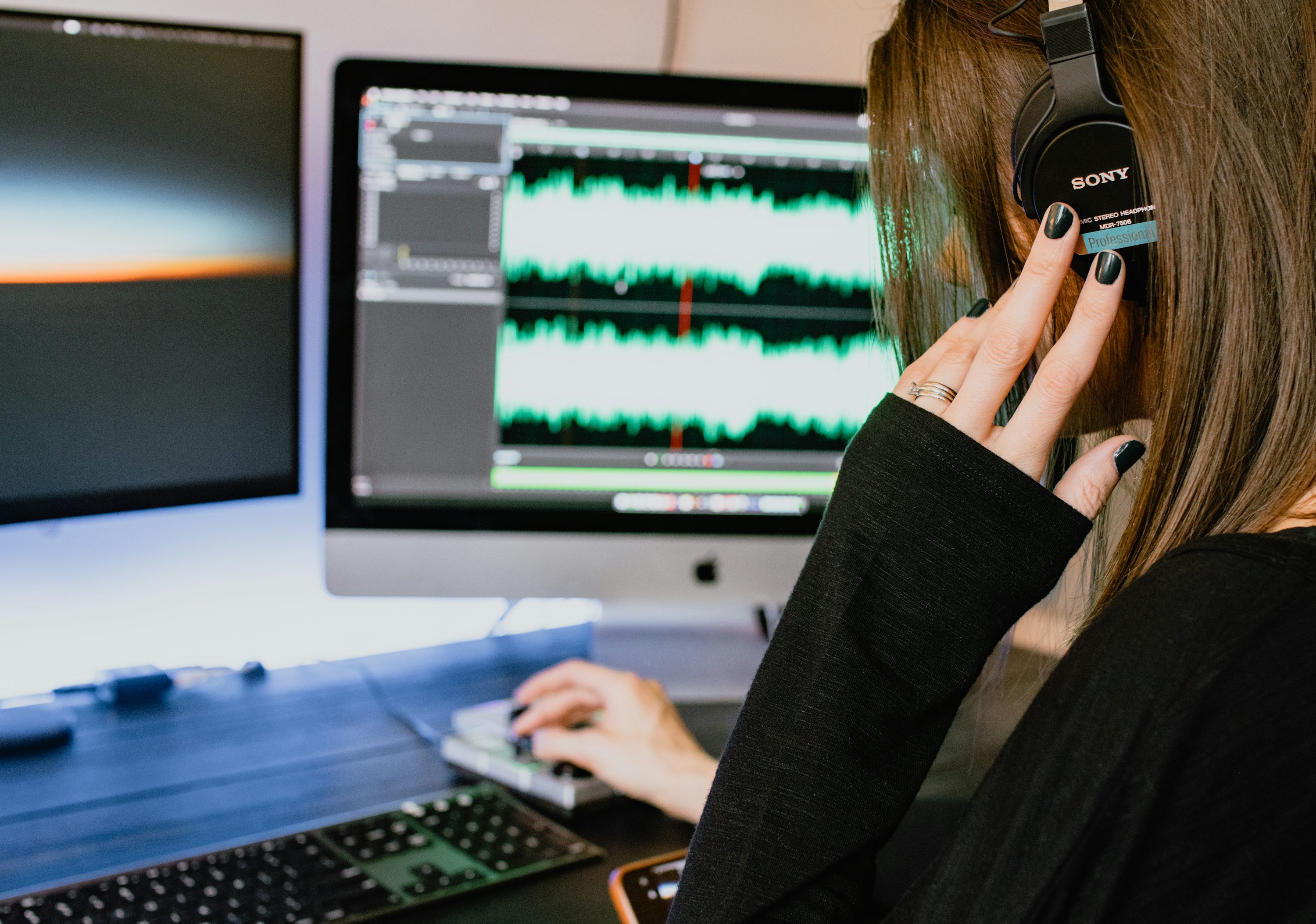 Clinical review using ambient listening.