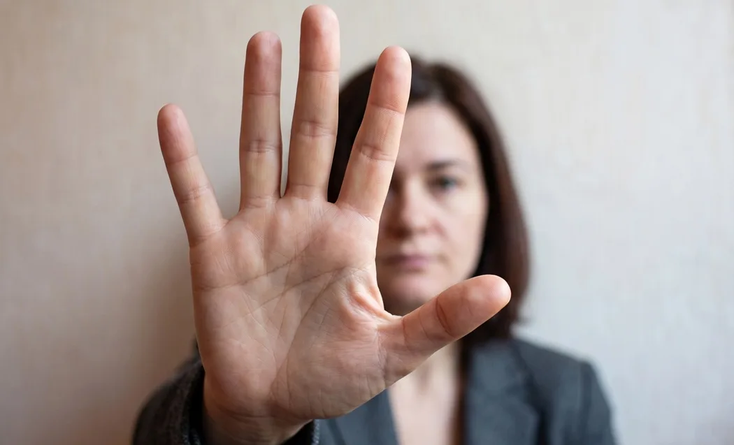 A step-by-step guide to filing a restraining order in CA, from choosing the right forms to the court hearing, service rules, and what protection you get.