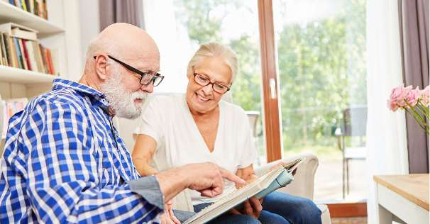seniors qui discutent