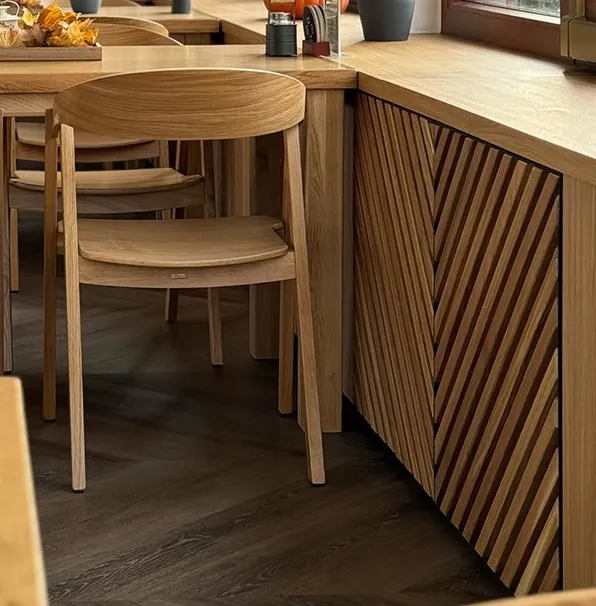 Dřevěný moderní interiér