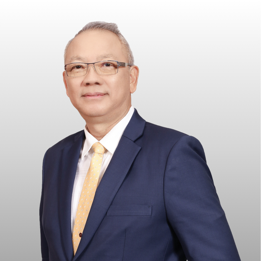 นายปริญญา สายน้ำทิพย์