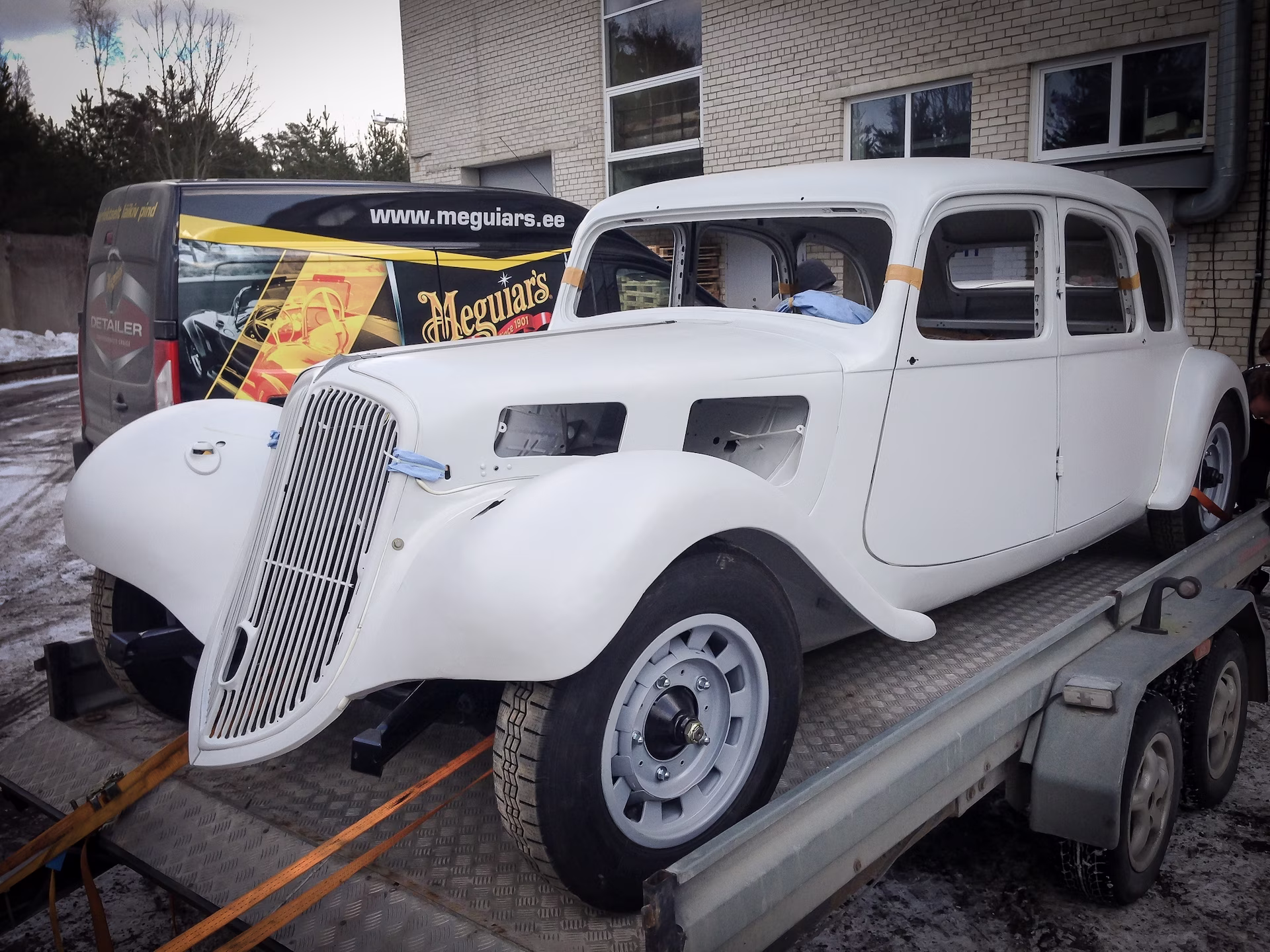 The pre-war Citroën passenger car has so far been the most fascinating and complex project we have ever worked on. While it is not a particularly expensive vehicle, the 9-seat Familiale version makes it a 