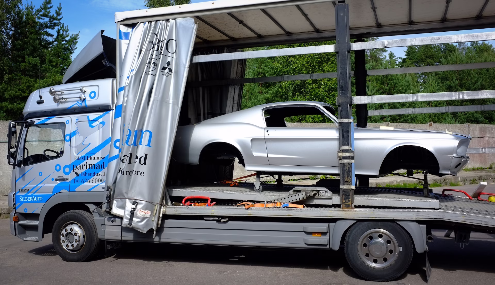 Not everyone has the opportunity to purchase and own an original Shelby GT350 or GT500, and sometimes it’s necessary to build a clone yourself or have one custom-made to your specifications. 