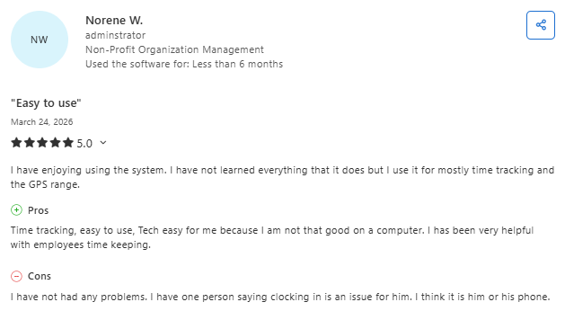 Capterra review of Connecteam emphasizing its ease of use for time tracking and GPS-based employee management, especially for less tech-savvy users, with minimal issues reported aside from occasional clock-in problems.